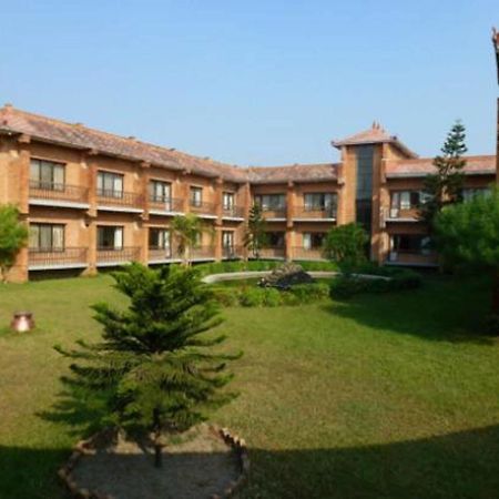 Hotel Lumbini Garden New Crystal Esterno foto