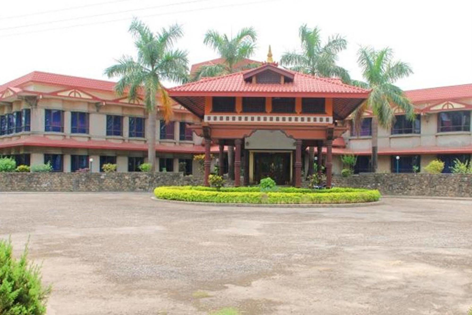 Hotel Lumbini Garden New Crystal Esterno foto